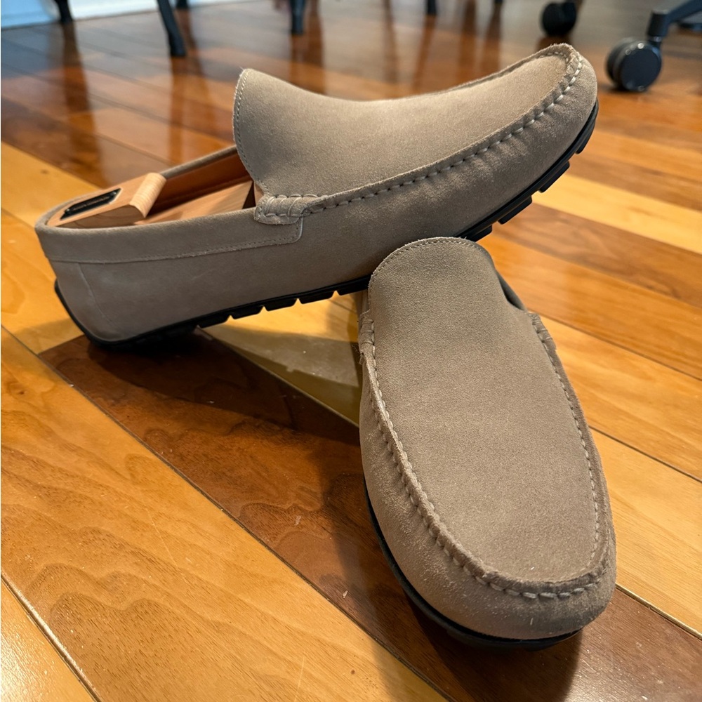 Like new Wolf and Shepard Gunner Drivers (11.5). Worn 2-3 times.